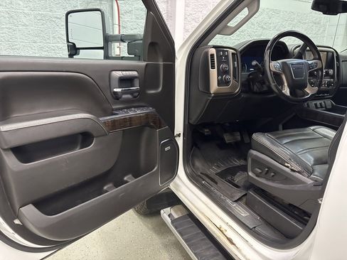 Used 2015 GMC Sierra 2500 Denali image 13