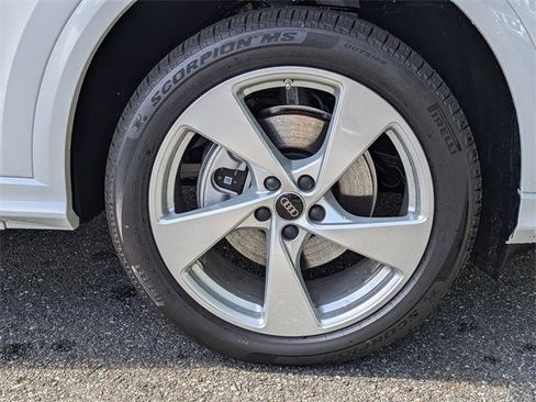 Used 2025 Audi Q5 Premium Plus w/ Premium Plus image 9