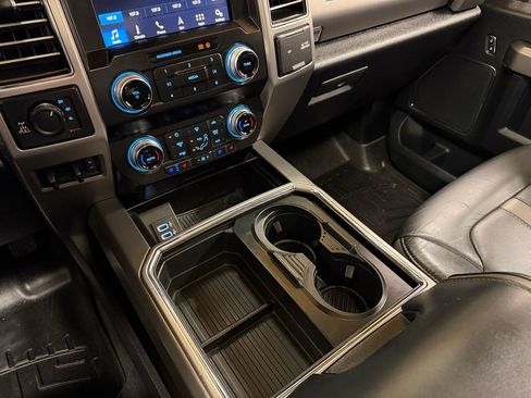 Used 2019 Ford F250 Platinum w/ Platinum Ultimate Package image 19