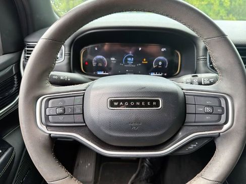 Used 2022 Jeep Wagoneer Series I AWD/4WD image 18