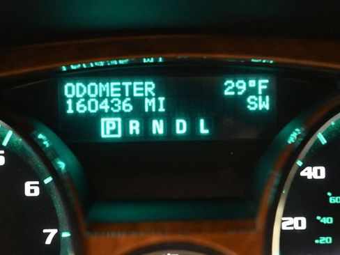 Used 2010 Buick Enclave CXL image 32