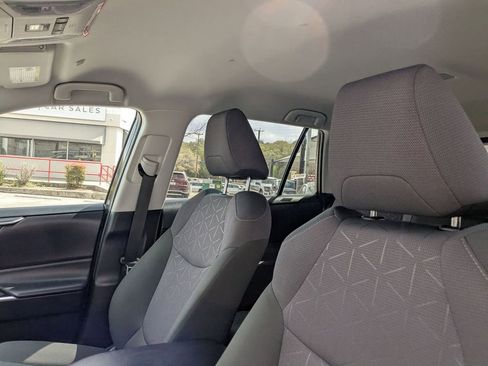 Used 2025 Toyota RAV4 XLE AWD/4WD image 23