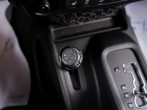 Used 2016 Jeep Wrangler Unlimited Sahara w/ Dual Top Group AWD/4WD image 35