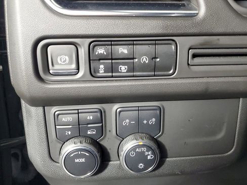 Used 2023 Chevrolet Suburban RST w/ Luxury Package image 12