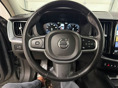 Used 2019 Volvo XC60 T6 Momentum w/ Multimedia Package AWD/4WD image 44