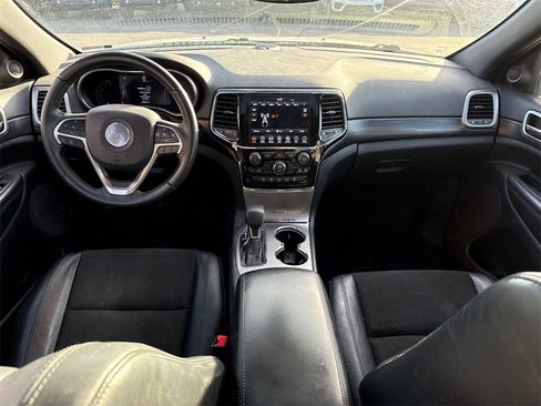 Used 2019 Jeep Grand Cherokee Altitude image 10