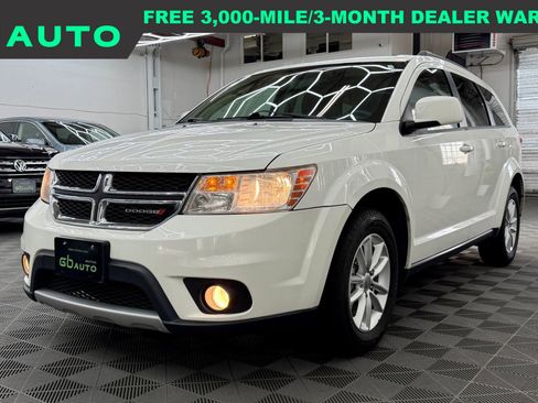 Used 2015 Dodge Journey SXT w/ Flexible Seating Group image 1