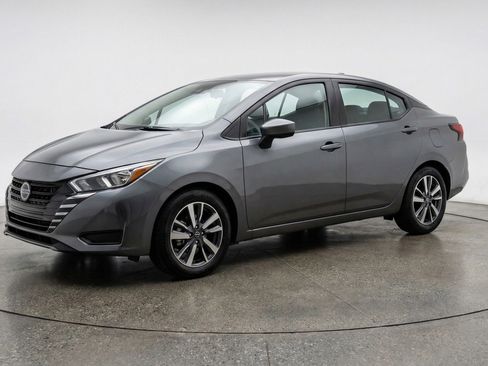 Used 2025 Nissan Versa SV FWD image 3