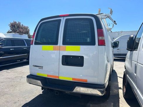 Used 2014 Chevrolet Express 2500 RWD image 5