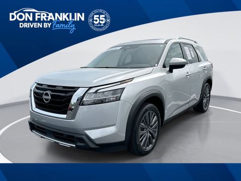 Used 2024 Nissan Pathfinder SL w/ SL Premium Package AWD/4WD image 1