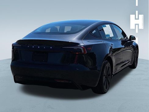 Used 2024 Tesla Model 3 Standard Range image 3