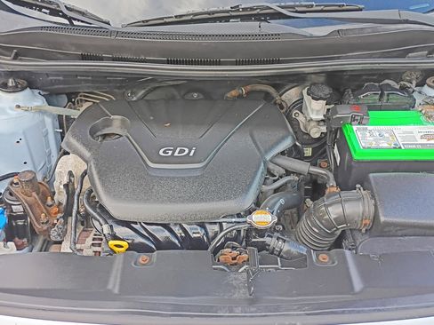 Used 2012 Hyundai Accent GLS image 35