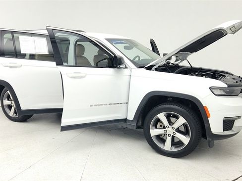 Used 2022 Jeep Grand Cherokee L Limited image 13