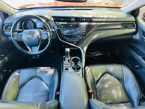 Used 2019 Toyota Camry XSE FWD image 8