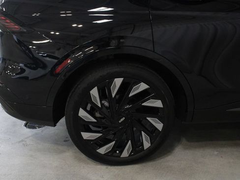 Used 2024 Lincoln Nautilus Reserve w/ Equipment Group 202A AWD/4WD image 29