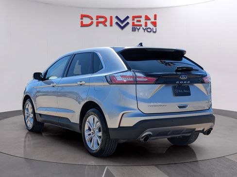 Used 2023 Ford Edge Titanium image 3