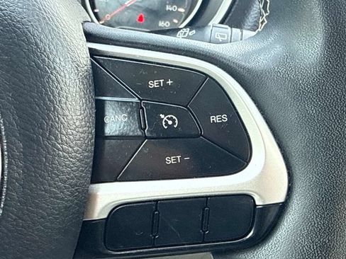 Used 2021 Jeep Compass Latitude AWD/4WD image 23