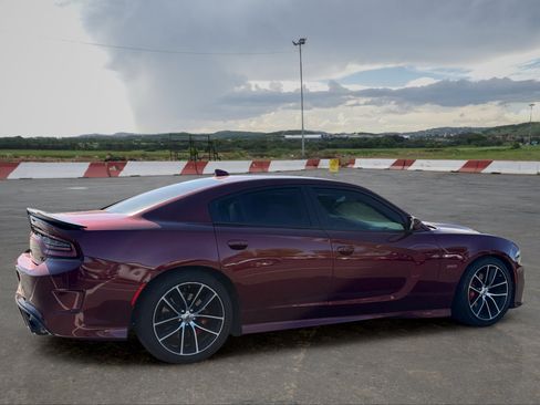 Used 2017 Dodge Charger R/T Scat Pack w/ Beats Audio Group RWD image 3