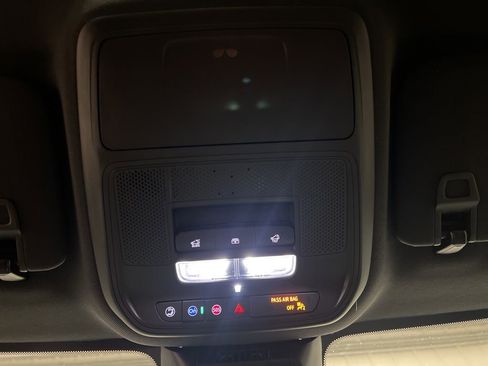 New 2026 GMC Terrain AT4 w/ LPO, Black Badging Package image 18