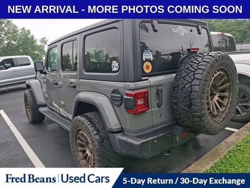 Used 2019 Jeep Wrangler Unlimited Sahara w/ Cold Weather Group AWD/4WD image 8