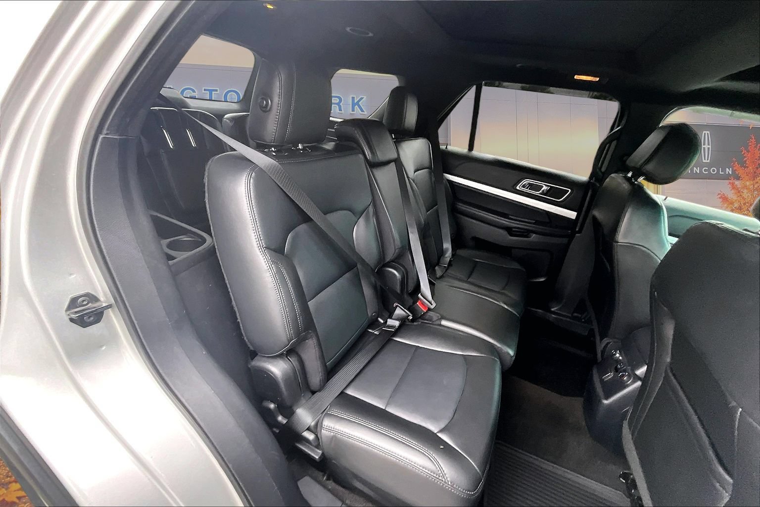 Used 2016 Ford Explorer XLT w/ Equipment Group 202A AWD/4WD image 25