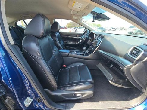 Used 2022 Nissan Maxima SV w/ Floor Mat Group FWD image 9