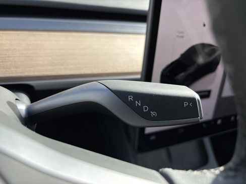 Used 2024 Tesla Model Y Long Range image 10