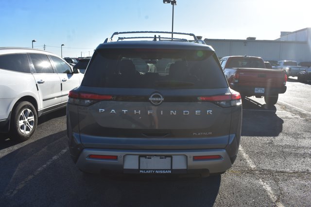 Used 2024 Nissan Pathfinder Platinum FWD image 6