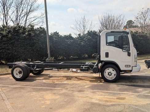 New 2025 Chevrolet Low Cab Forward 5500XG image 8