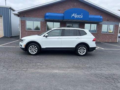 Used 2020 Volkswagen Tiguan S image 3