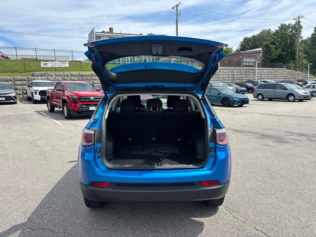 Used 2018 Jeep Compass Sport w/ Cold Weather Group AWD/4WD image 6