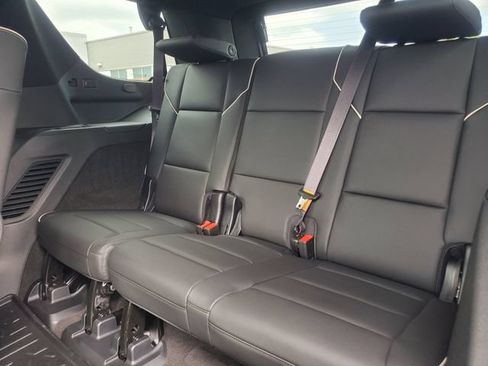 Used 2024 Cadillac Escalade Premium Luxury AWD/4WD image 33