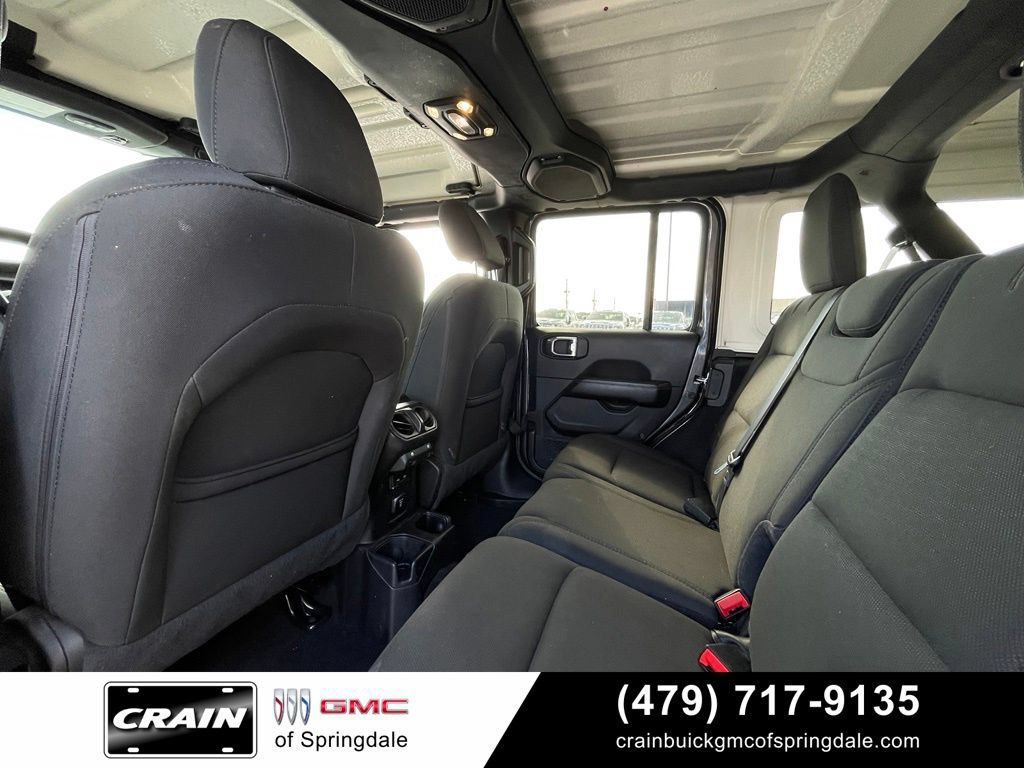 Used 2020 Jeep Wrangler Unlimited Sahara AWD/4WD image 27