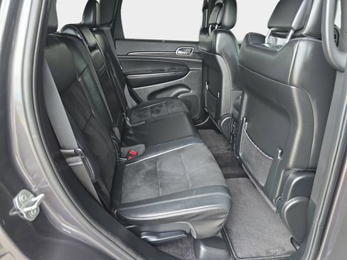 Used 2018 Jeep Grand Cherokee Altitude AWD/4WD image 13