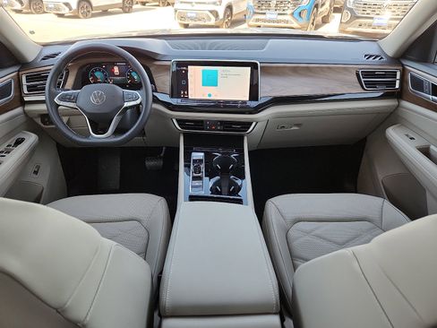 New 2026 Volkswagen Atlas SE image 11