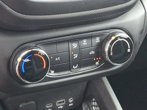 Used 2023 Chevrolet TrailBlazer LT AWD/4WD image 14