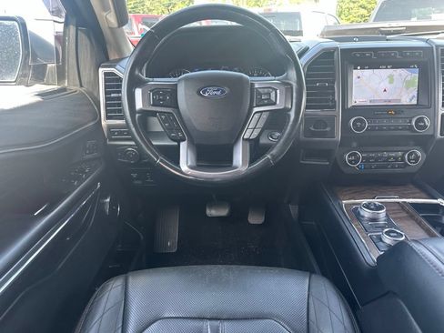 Used 2019 Ford Expedition Platinum AWD/4WD image 16
