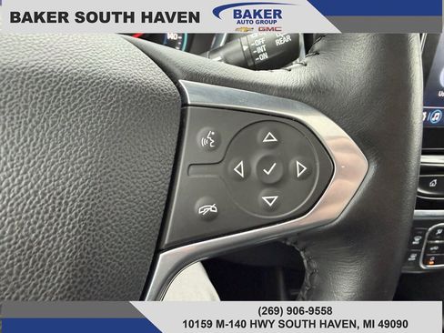 Used 2022 Chevrolet Traverse RS image 16