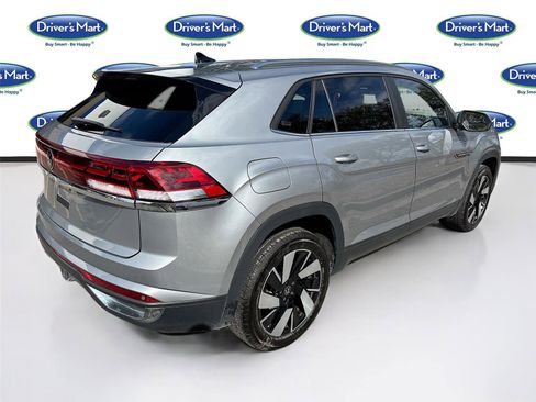 Used 2025 Volkswagen Atlas Cross Sport SE FWD image 7
