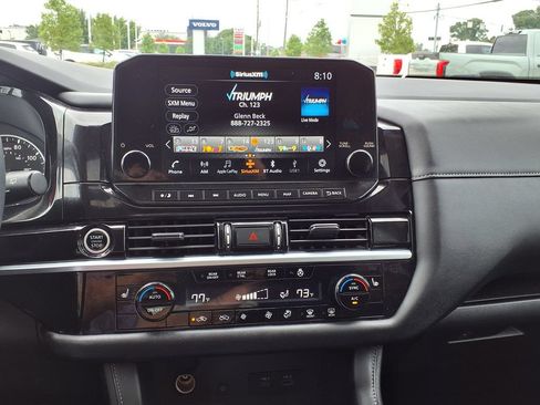 Used 2023 Nissan Pathfinder SL w/ SL Premium Package FWD image 32