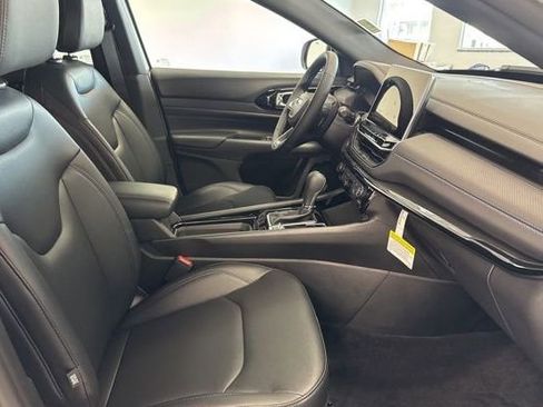 New 2026 Jeep Compass Limited image 25