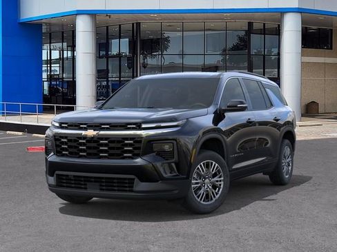 New 2026 Chevrolet Traverse LT w/ Driver Confidence Package FWD image 6