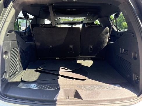 Used 2022 GMC Yukon XL AT4 AWD/4WD image 14