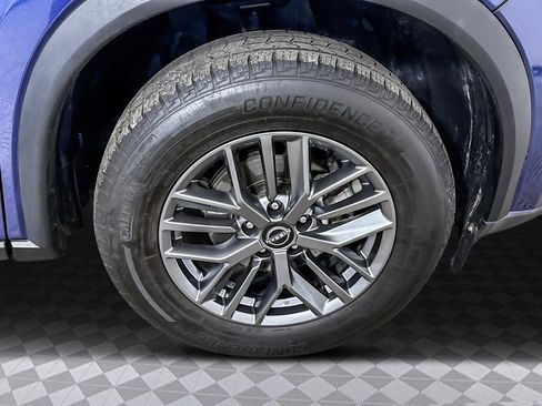 Used 2023 Nissan Rogue S image 33