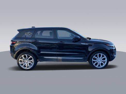 Used 2017 Land Rover Range Rover Evoque SE Premium image 2