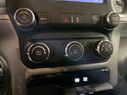 Used 2024 RAM 3500 Tradesman image 19