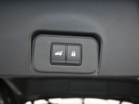 Used 2024 Nissan Rogue SL w/ SL Premium Package image 9