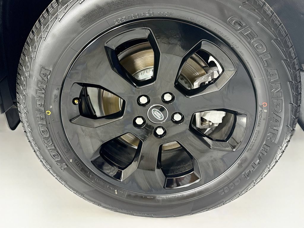 Used 2024 Land Rover Defender 110 S AWD/4WD image 31