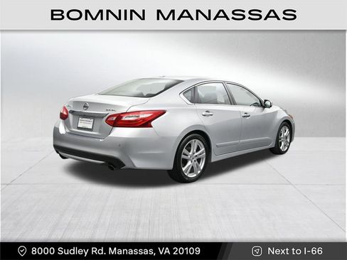 Used 2017 Nissan Altima 3.5 SL image 5