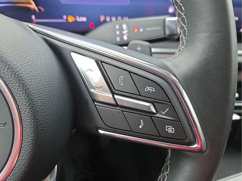 Used 2025 Buick Envision Preferred AWD/4WD image 18